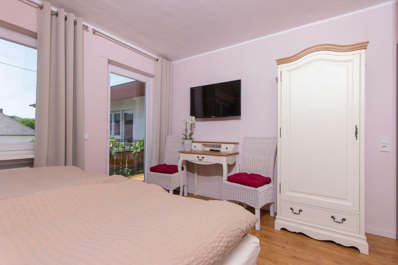 Weingut Gerd Muellers Hotel เคิร์ฟ ภายนอก รูปภาพ